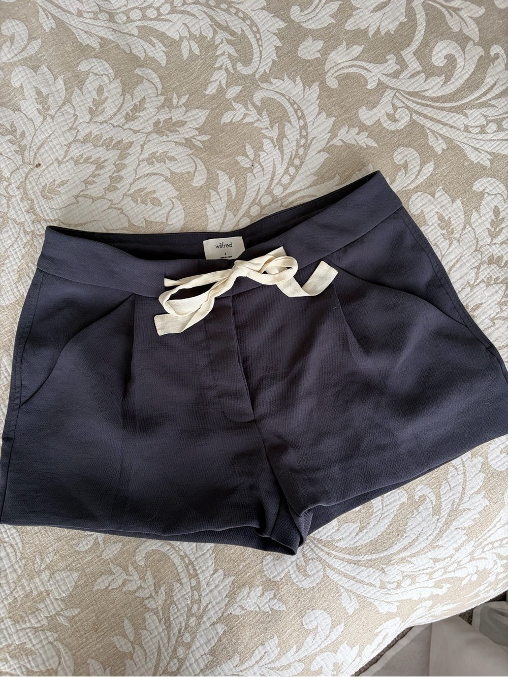 Aritzia Wilfred Navy Tie Waist Women's Shorts - Size 4